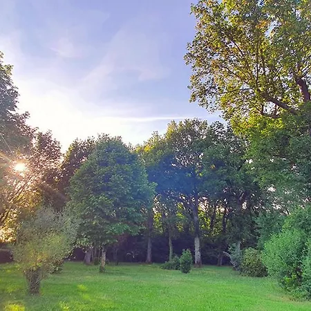 Le Pied Du Chene Panzió