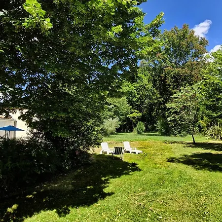 Le Pied Du Chene Panzió Grézac