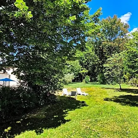 Le Pied Du Chene 3* Grézac